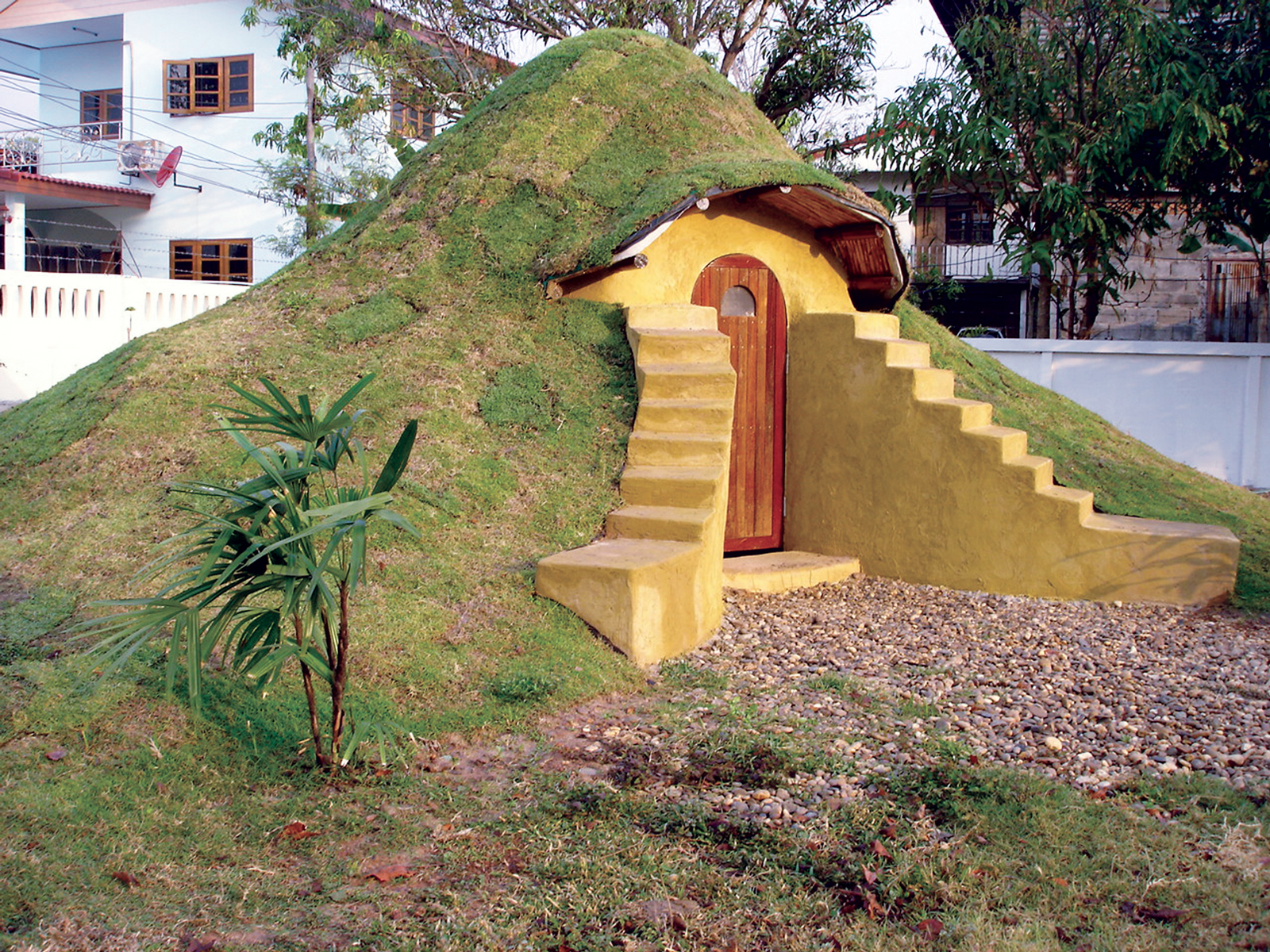 Low-Cost Earthbag Buildings Step-by-Step – Mother Earth News